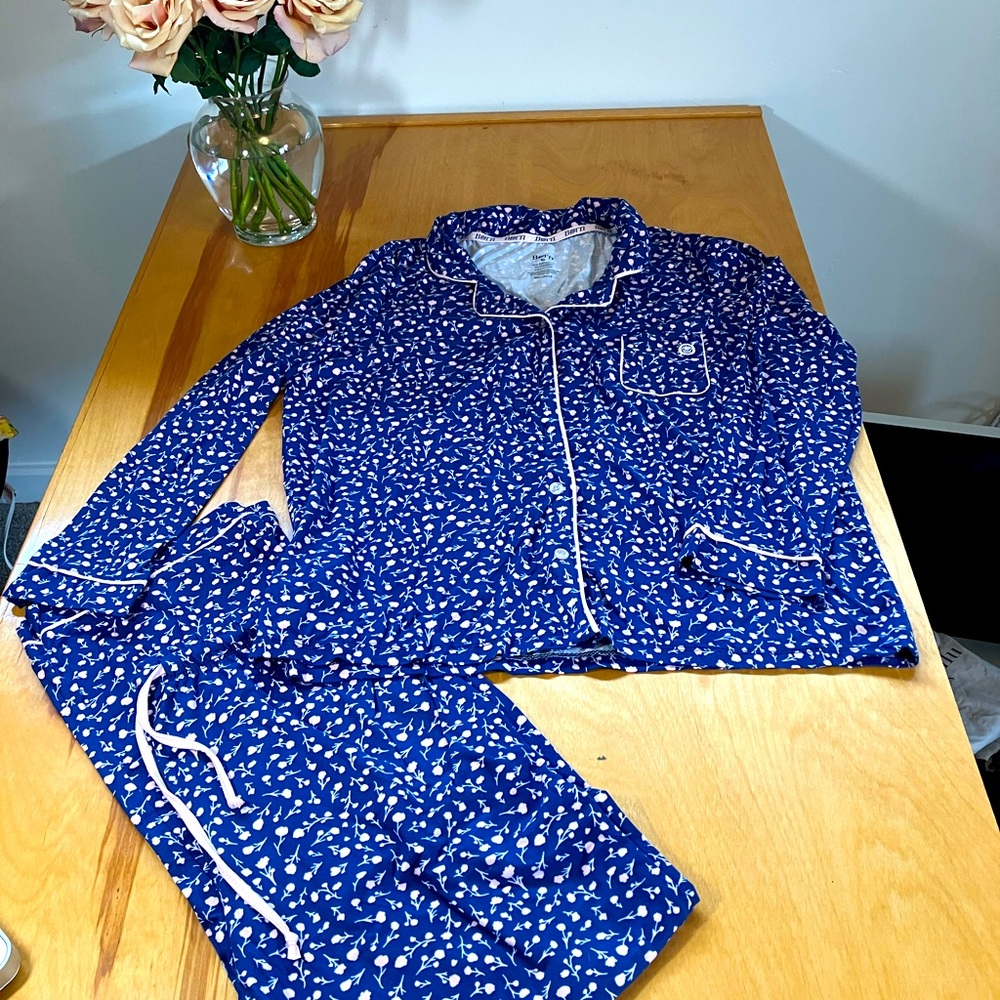 Bjorn long sleeved, full length bottom soft pajamas.